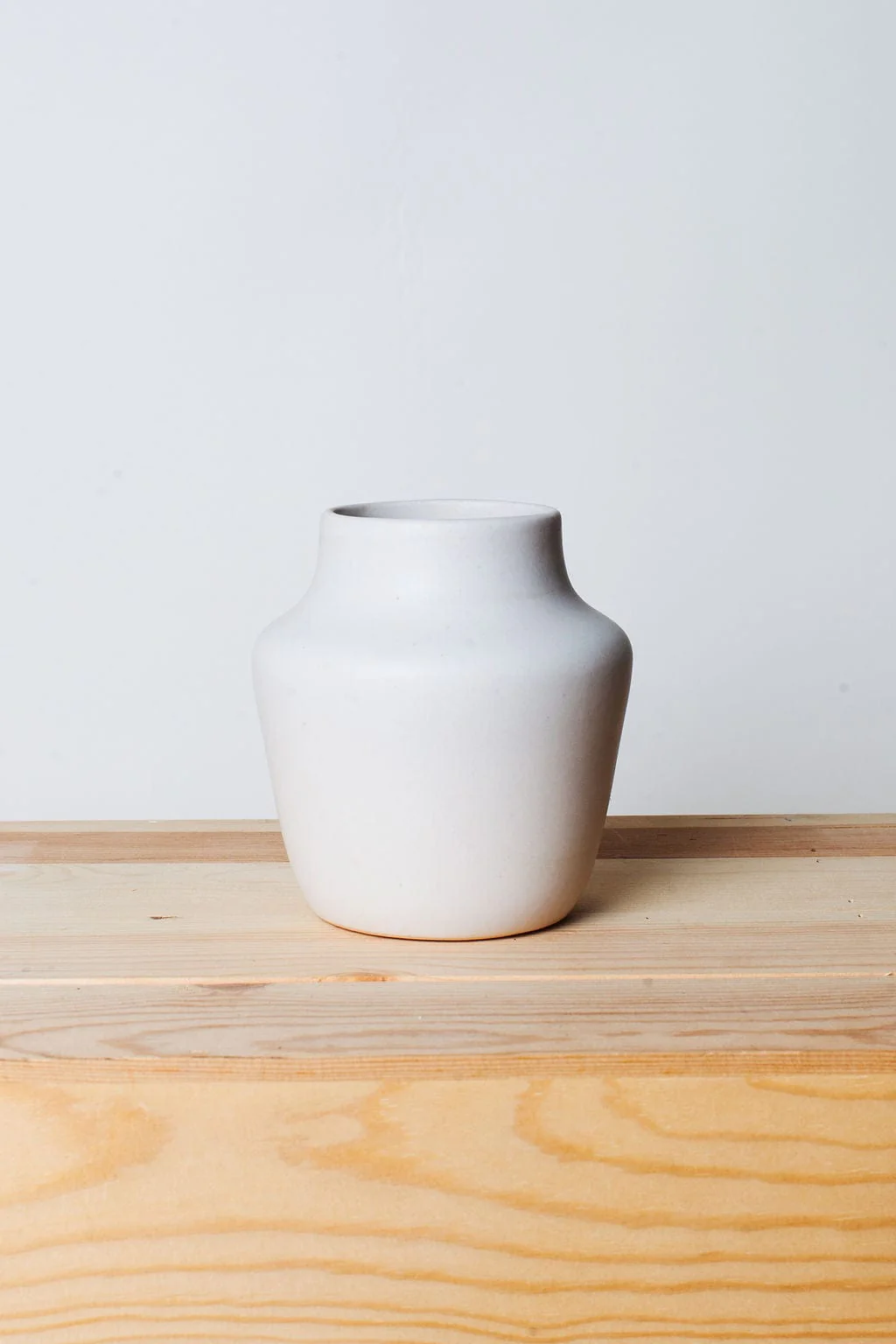 Short Tulip Vase - Image 3