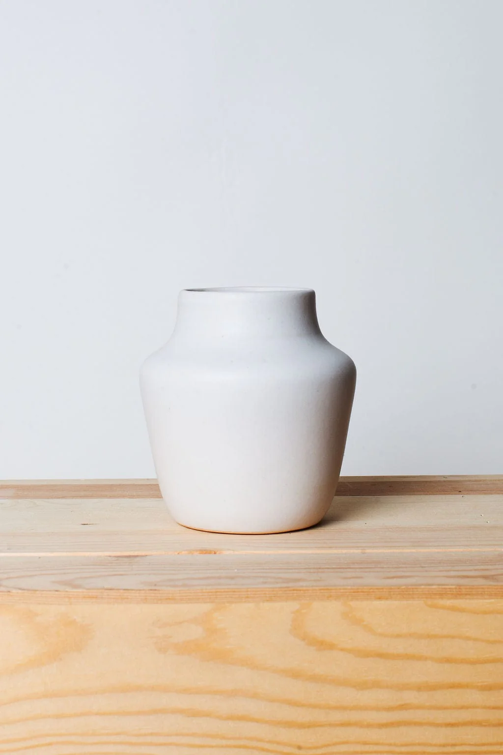 Short Tulip Vase - Image 4