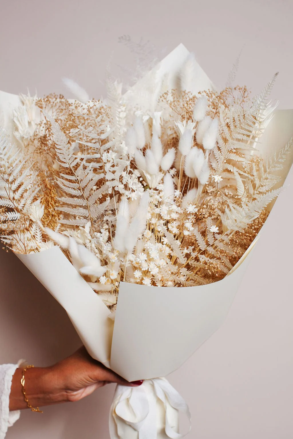 The Snow Standard Bouquet - Image 3